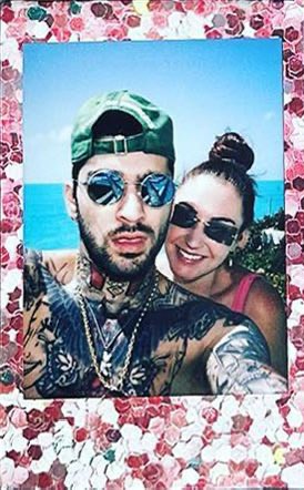 ZAYNLiveHQ's tweet photo. The bezt friends live the stories that everyone else only hears about 🥹🫶🏽✨

Treat Taryn with respect, empathy, and kindness. We never know what someone may be going through, so choose your words carefully and show her the same love and kindness she deserves ❤️ https://t.co/CQgfkQED1Z