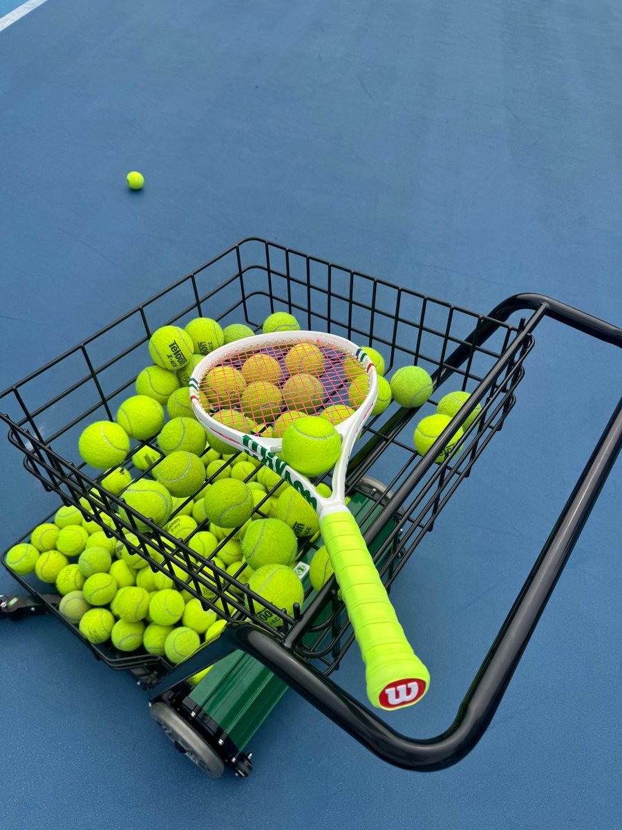 _Shelley_90's tweet photo. Do you play tennis? I'm a beginner, we could enjoy the fun of the sport together! https://t.co/mHQgIZqFKG