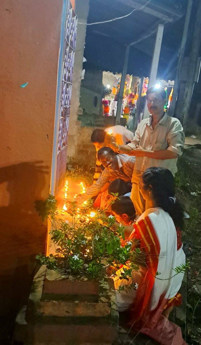 shampamathur's tweet photo. আজ আমাদের বাড়িতে, তোড়কোনা ভারতীয় জনতা পার্টি  অফিসে এবং কালীমন্দিরে মাননীয় প্রধানমন্ত্রী নরেন্দ্র দামোদর দাস মোদী জীর শুভ জন্মদিনে প্রদীপ প্রজ্জ্বলন করে ঈশ্বরের কাছে ওনার সুস্থতা ও দীর্ঘায়ু কামনা করা হলো। https://t.co/u3TiS2DB9O