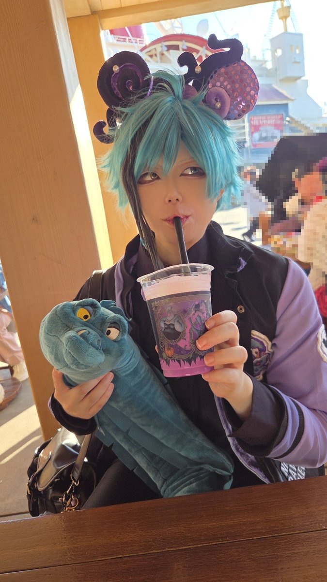 KRikuKZ's tweet photo. 沢山色々撮って貰った☺️
去年失敗して今年リベンジだから、ちゃんとフロ🦈に少しでもいいから見えてれば嬉しい。

 #Dハロ2026 #DハロTwst仮装 https://t.co/BqVAtHa4Dy
