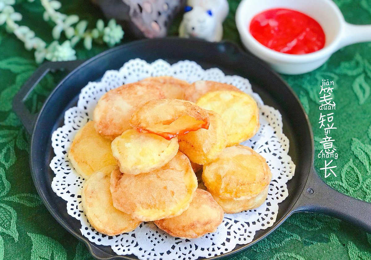 walwal_815's tweet photo. Just shared a huge bag of salted egg yolk potato chips with my roommates—crunchy, savory, and 10/10 for fixing mid-afternoon slumps https://t.co/GAdYPZHRvg