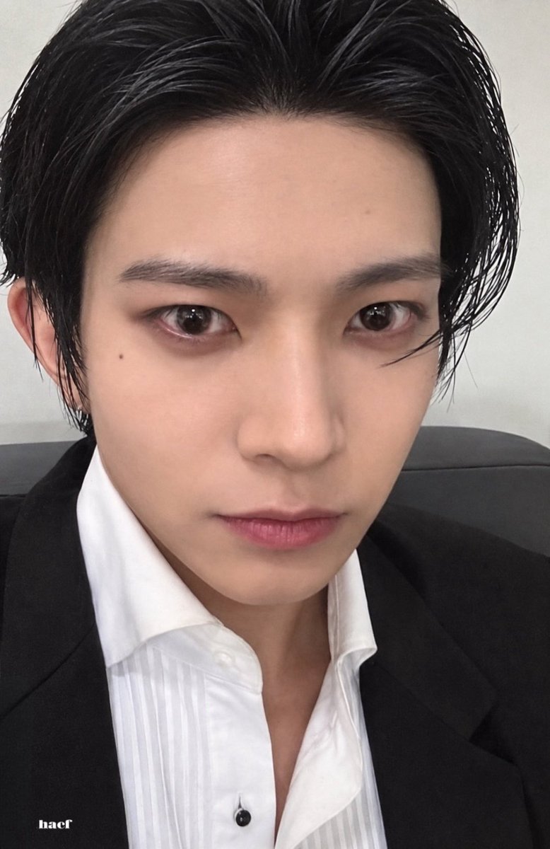heesecams's tweet photo. dracula if he was a cutie patootie https://t.co/HBNjszTKs5