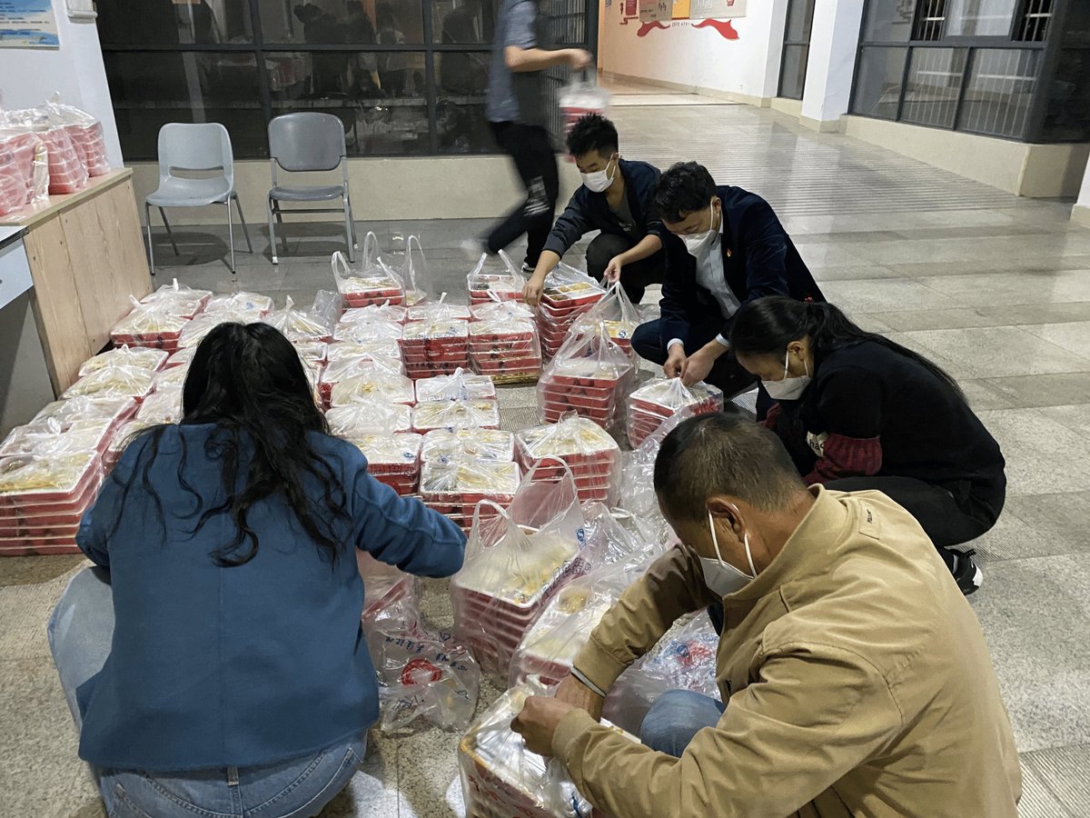 ShaVranichpok9's tweet photo. Spent the morning packing care kits for unhoused neighbors in our city—small acts add up to big warmth today. https://t.co/7AuyVe9TcP