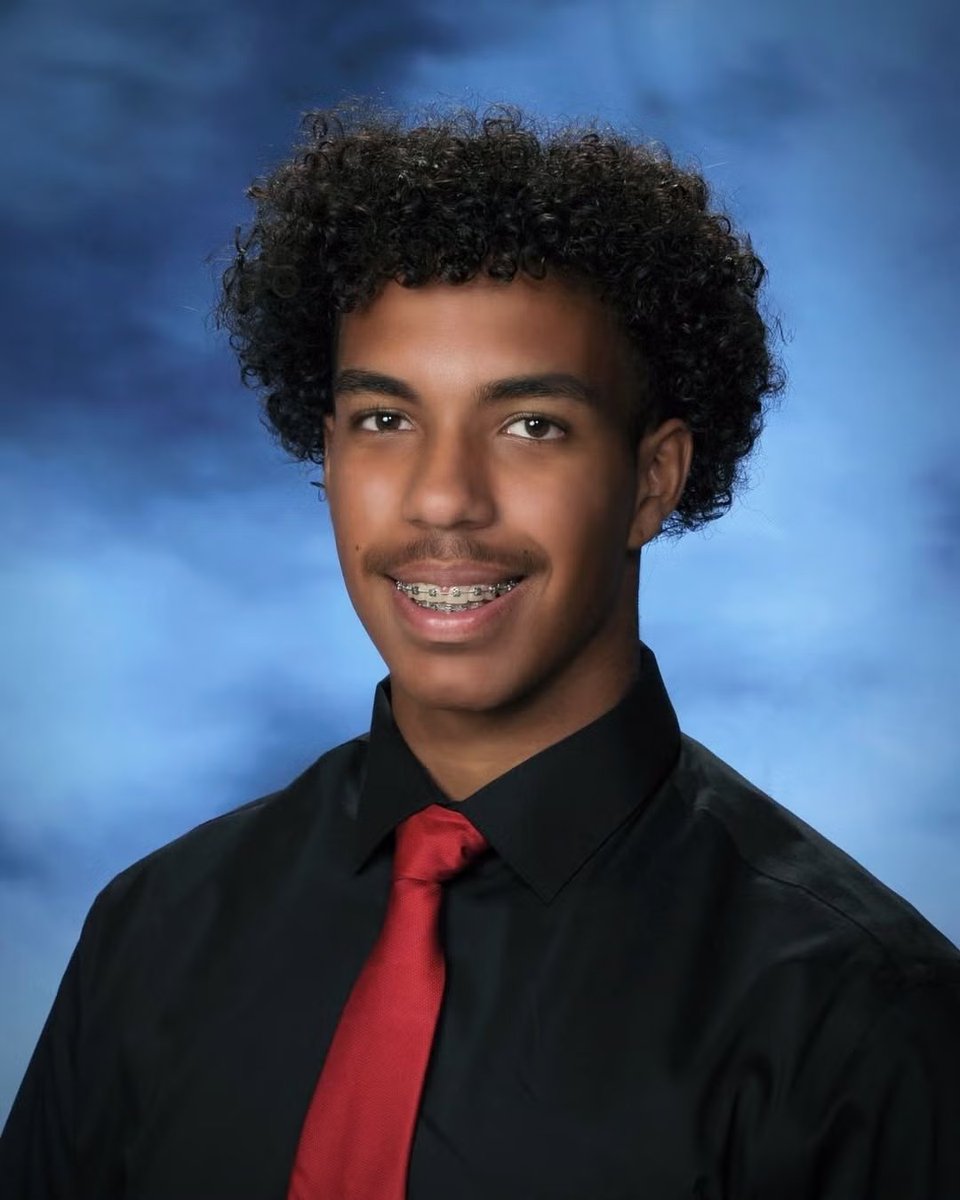 BlackNews's tweet photo. 18-Year-Old Black College Student Dies After Being Dropped Off at Hospital Following Fraternity Event

https://t.co/FFBzws4HIn

#blacktwitter #black https://t.co/4cvTXpL3Pl