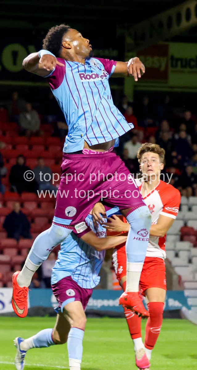 toppiccouk's tweet photo. (2/3) @khfcofficial 1 v 0 @GatesheadFC in the @NL_Enterprise on 16/9/26 #freelance #sports #photographer all images copyright #getintouch for use, prints, event booking - https://t.co/2e5uDsrxRy https://t.co/wERA8aEwsk