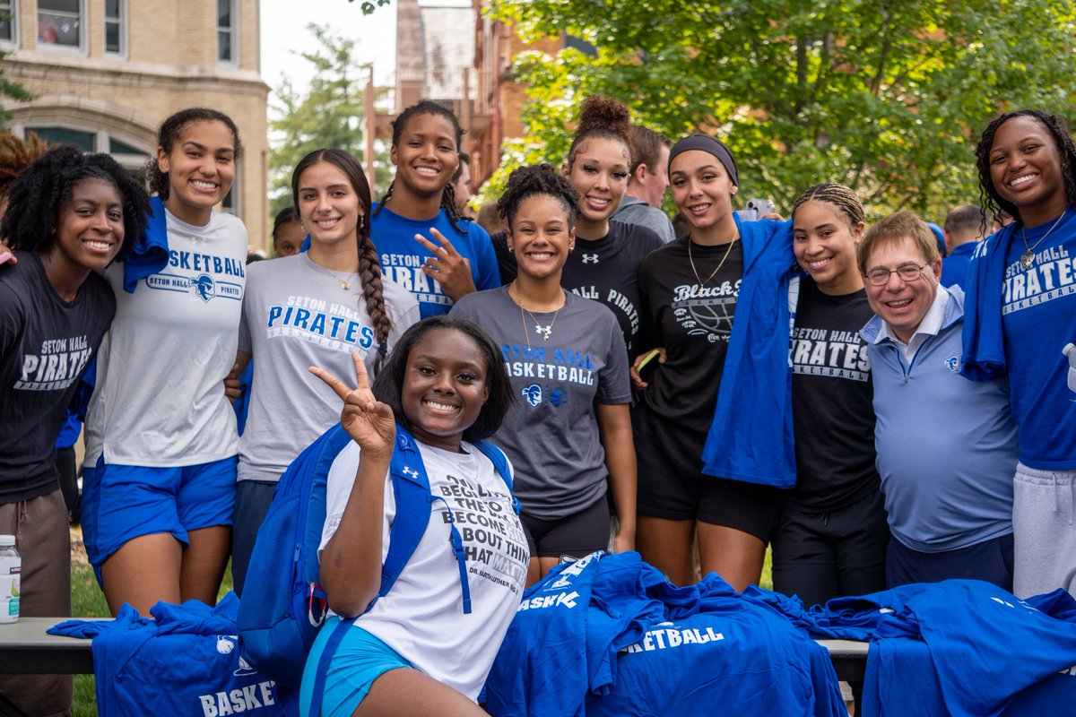 SHUWBB's tweet photo. See ya this season! #packwalsh π΄ββ οΈππͺ
#shu #wbb #setonhall #bigeast https://t.co/qSiwTUPgpc