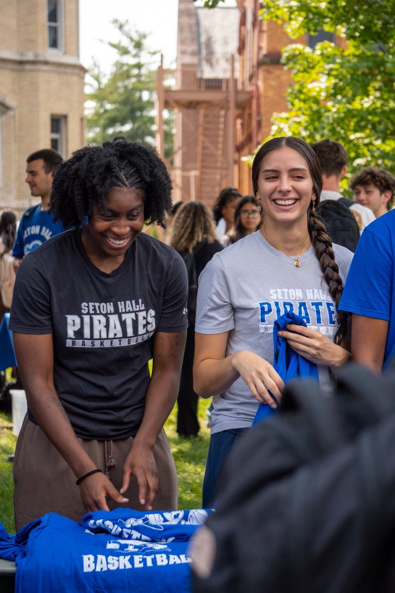 SHUWBB's tweet photo. See ya this season! #packwalsh π΄ββ οΈππͺ
#shu #wbb #setonhall #bigeast https://t.co/qSiwTUPgpc