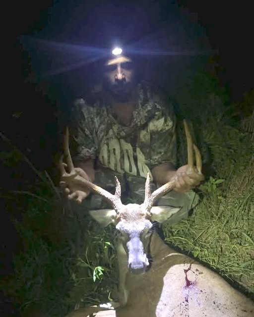 nchuntnfish's tweet photo. Devan Locklear killed this 8-point buck in Robeson County, NC! #RobesonCounty #Carolinas #CarolinaSportsmanMagazine #Carolina #Outdoors #Hunting #Hunt #DeerSeason #Deer #WhitetailDeer #Buck #NorthCarolina #CarolinaSportsman https://t.co/9KpyKj3cUj