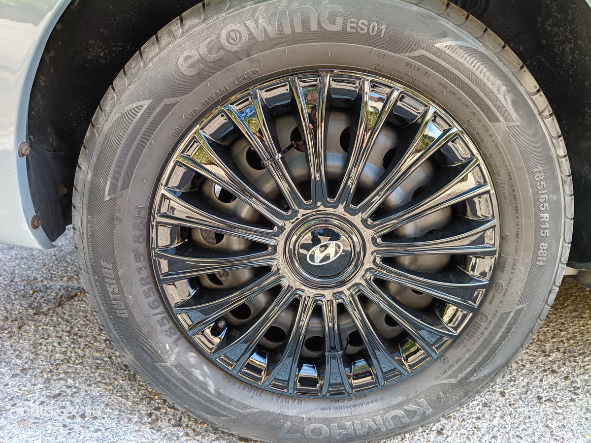 germanfdezc's tweet photo. Hola @grok puedes darme ideas de como pintar este tapacubos negro para que resalte en mi coche color gris C4P bmw https://t.co/Qohq8XrZ4F