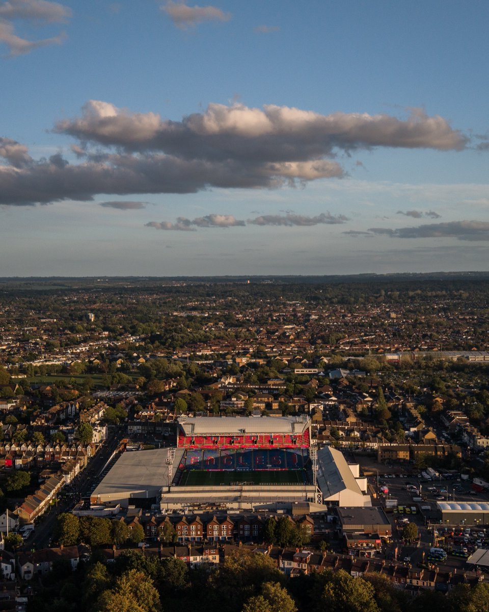 EuropaLeague's tweet photo. Selhurst Park 🏟️🌦️

#UEL | @CPFC https://t.co/NuufmXObeC