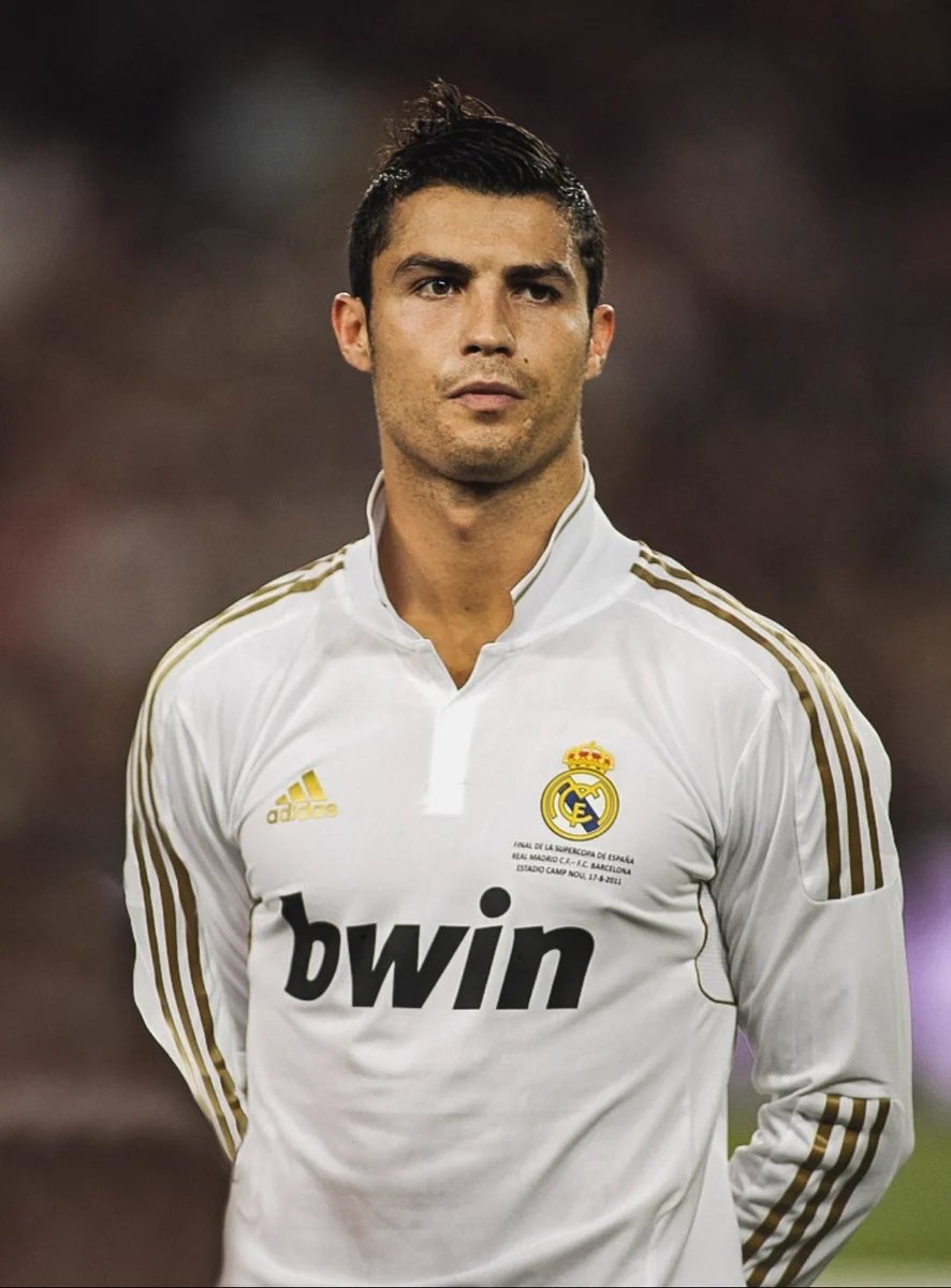 ArobaseGiovanny's tweet photo. Cette version de Cristiano Ronaldo mdr je préfère en rire je vais me retaper une compilation tiens https://t.co/vSbtMEujxp