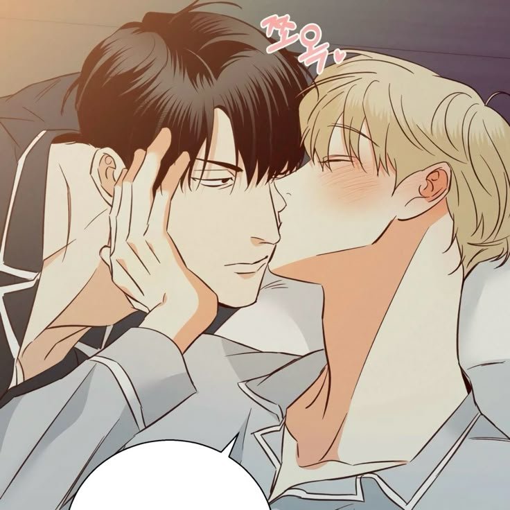 poerosiez's tweet photo. Acabei de perceber que o Euijoon e Ahjussi tem o hábito de beijarem a bochecha um do outro https://t.co/mIqjEfonIQ