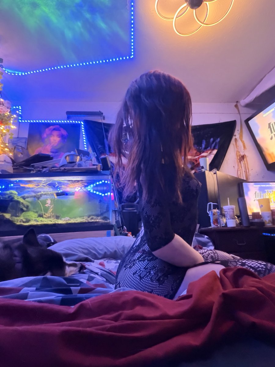 SavageMoonDemon's tweet photo. Caked up just for you :) https://t.co/lIEJLiQnLw