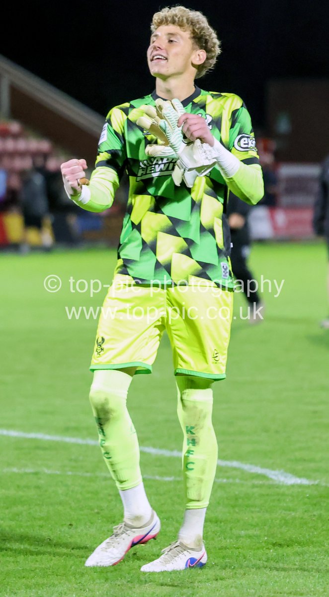 toppiccouk's tweet photo. (3/3) @khfcofficial 1 v 0 @GatesheadFC in the @NL_Enterprise on 16/9/26 #freelance #sports #photographer all images copyright #getintouch for use, prints, event booking - https://t.co/foGCmkAnLt https://t.co/nnzRBiRd06