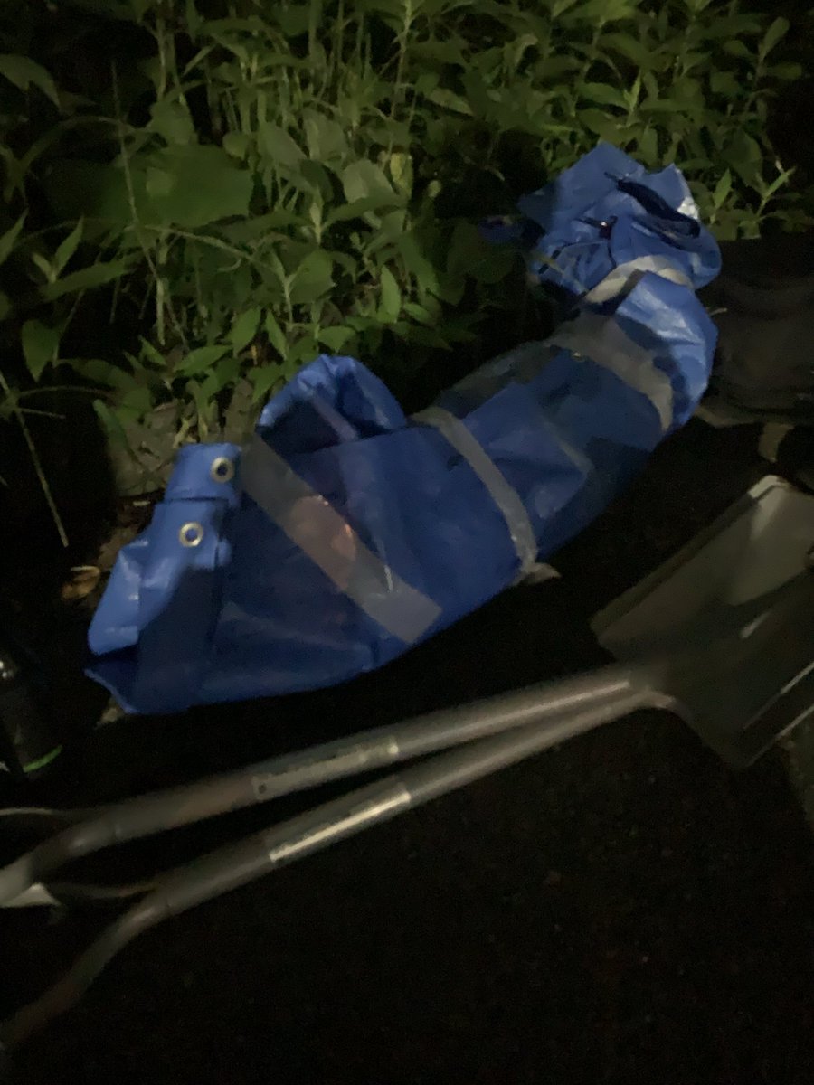 LeoLeo_bowbow's tweet photo. #死体遺棄初心者セット https://t.co/a36OtajOKa