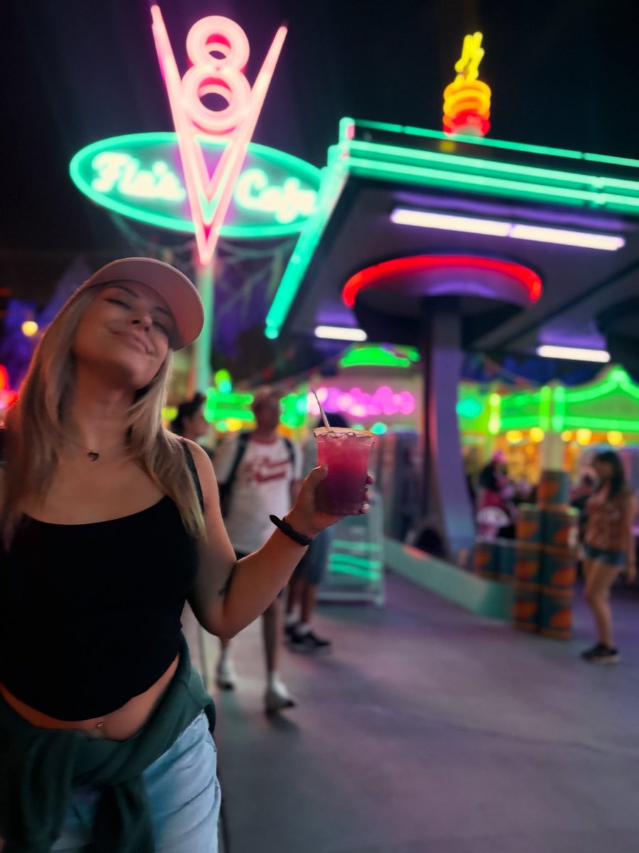 macdaddyymylo's tweet photo. I heal little me by going to Disney on the weekdays 🩵 https://t.co/tMnFYkpjH2