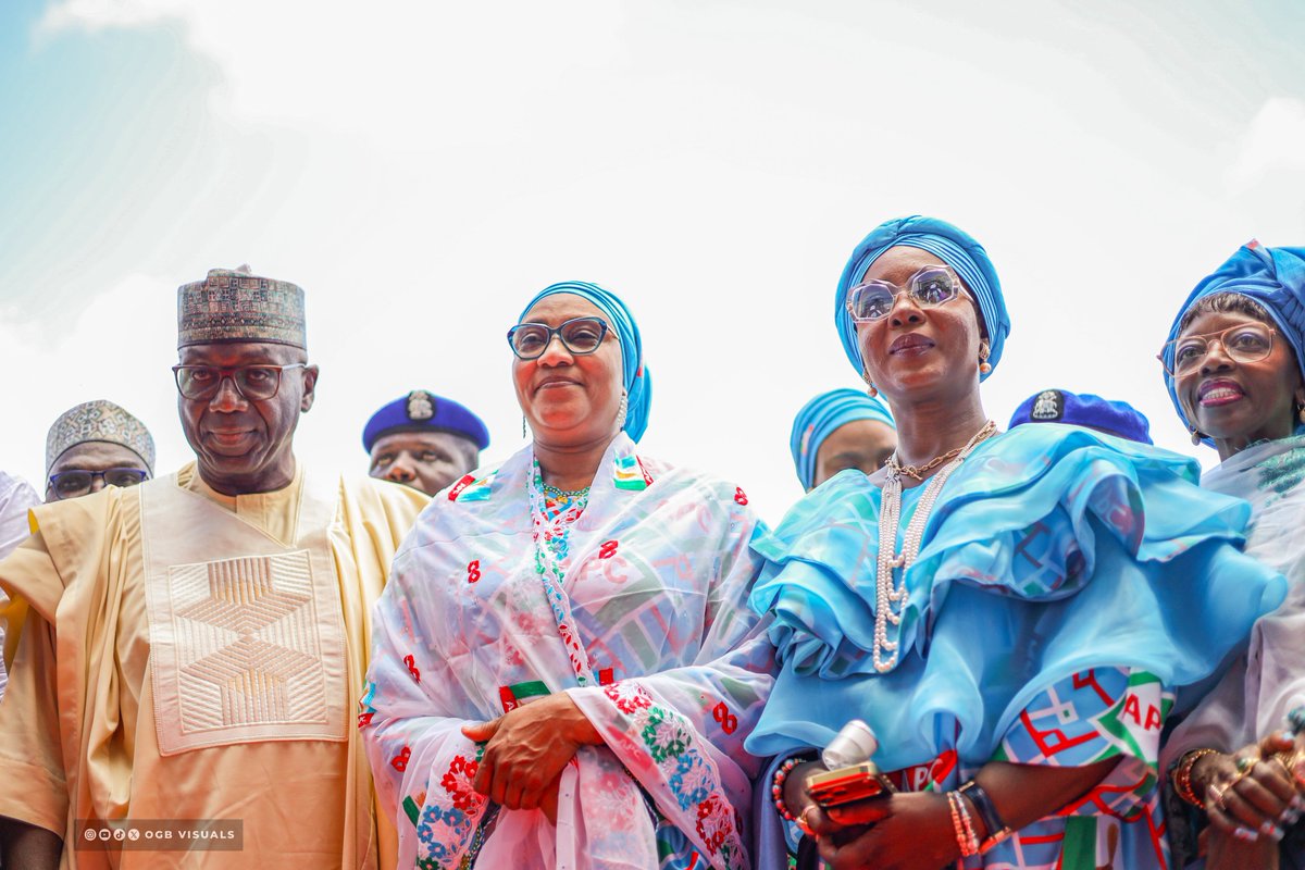 ogb_visuals's tweet photo. @RealAARahman @NanaShettimaAmb @KwasuOfficial (Wife of the Vice President, representing the First Lady of Nigeria), Executive Governor of Kwara State and Sardauna of Ilorin, alongside  and Her Excellency Ambassador Olufolake AbdulRazaq (First Lady of Kwara State).

@statehouse_Fl  | @RealAARahman  |@kujarima https://t.co/oYh6at1Z4B