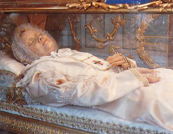jainelwinck's tweet photo. “Always keep close your objects of protection, your blessed candles, your medals and other objects from which flow all the blessings of Heaven, blessings of protection, blessings of all heavenly favors, blessings that keep away the cries of Satan running through the air and the earth, blessings that will calm the storm unleashed by Luciferian voices.”       

Our Lady    

to Blessed Anna Maria Taigi   (1882)
