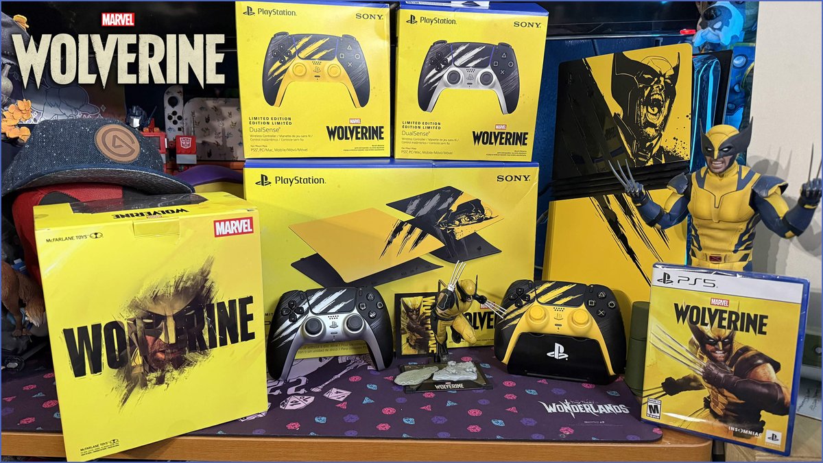 JayShockblast's tweet photo. Unboxing all this Marvel's Wolverine stuff. 

https://t.co/jkjDgP4OlS https://t.co/JdpvpBhNey