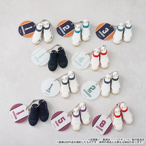 comneito's tweet photo. ハイキュー 交換 譲渡
鍵チャーム ミニチュア シューズ

譲 画像1.梟谷 1点 ＆ 画像2.青根 1点
求 纏めて定価+送料

希望重なる場合ミニチュアシューズ
他メン合わせて買取可能な方優先
お気軽にお声掛けください
ID付き画像送付可能です https://t.co/LUtj9uLGOw