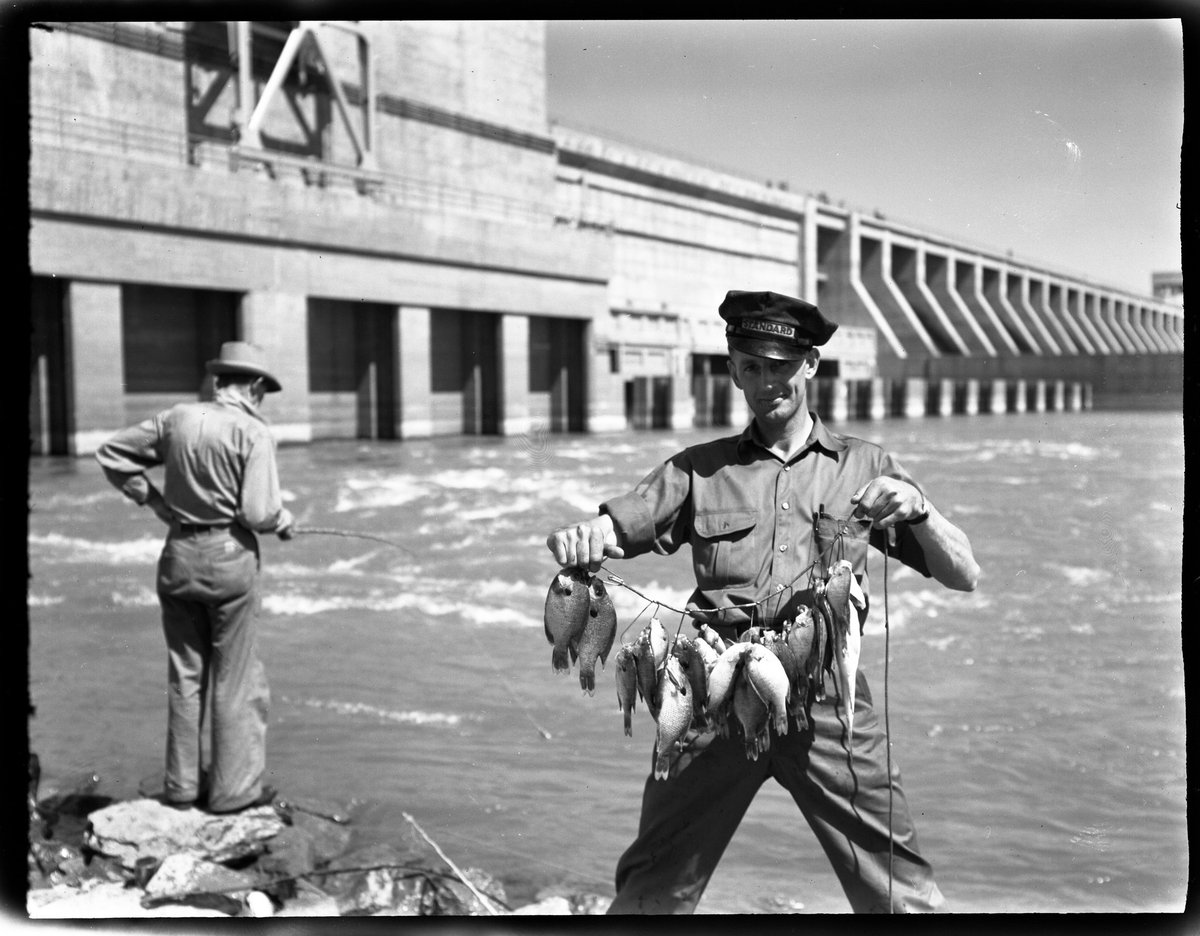 ChrisMorris102's tweet photo. Check out these pictures of some fishermen at Pickwick Landing Dam from the 1940s! Some things never change 😎.
📷 TVA via flickr https://t.co/EoQ11HYdce
#pickwicklake #pickwicklakehistory #tnhistory #pickwicklanding #tnriver https://t.co/dpC1fh2zdT