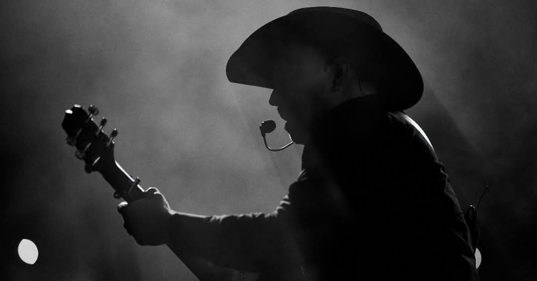 S_C_Whoriskey's tweet photo. @garthbrooks congratulations on the tour....... hope you will be coming home to Ireland in 2027.
I've just seen that Double Live will be released on Vinyl at @Walmart. For fans in the UK and Ireland can I beg you as they are a Walmart company that you look into selling at @asda? https://t.co/Zi810zo3Lp