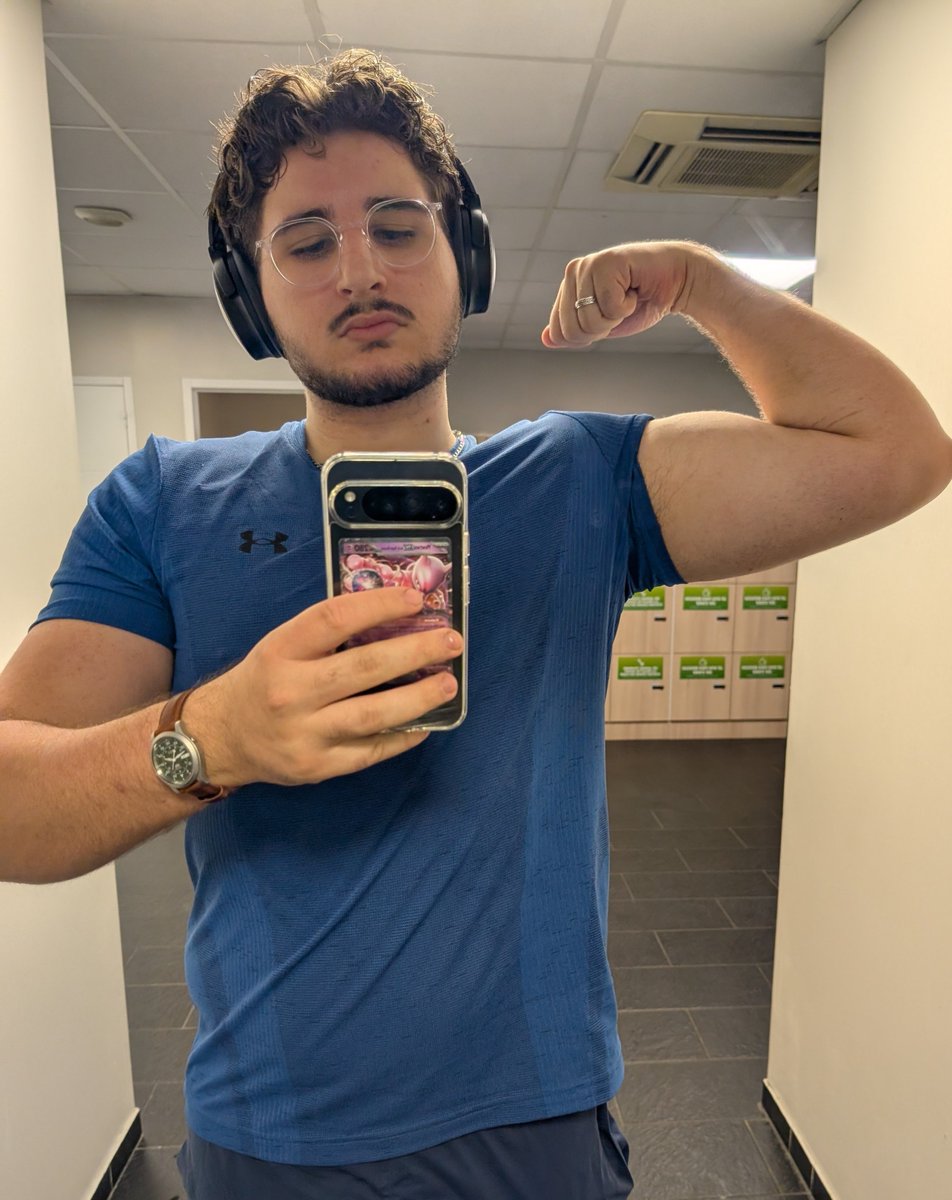 KoniO_0's tweet photo. #mlm #gay always and forever at the gym 🫡🫡 https://t.co/WZiJLD7hPi