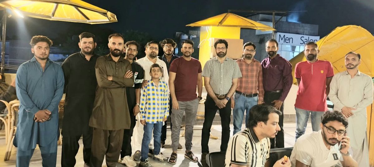 iamImran00700's tweet photo. - Today's Dinner 🍽 with PKCELL/PKPLUS Sales Team Lahore at Eats N Bites. 💯🔋💫 https://t.co/yJ4K4D44kC