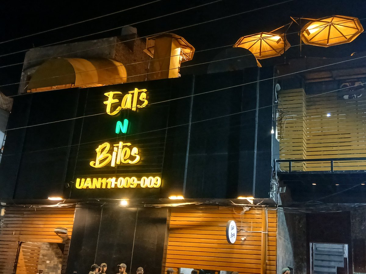 iamImran00700's tweet photo. - Today's Dinner 🍽 with PKCELL/PKPLUS Sales Team Lahore at Eats N Bites. 💯🔋💫 https://t.co/yJ4K4D44kC