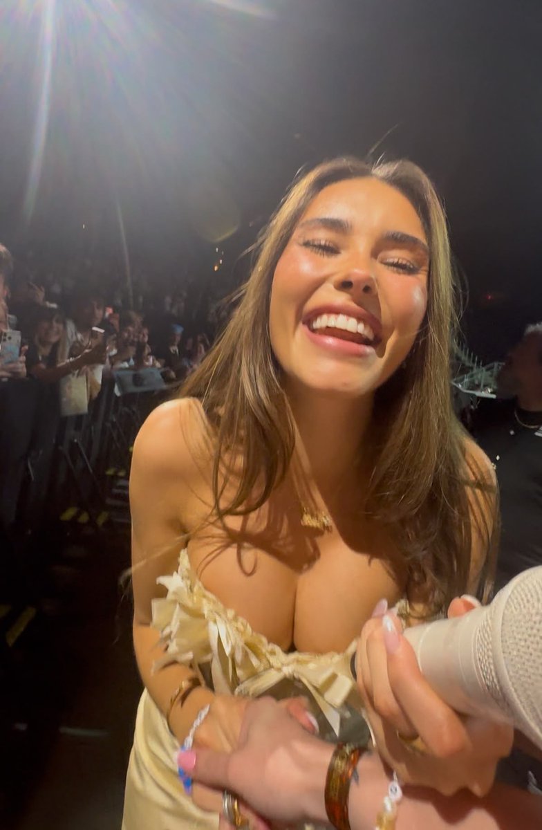 beermoh7's tweet photo. Madison beer insane! https://t.co/kyVtR6ONZg