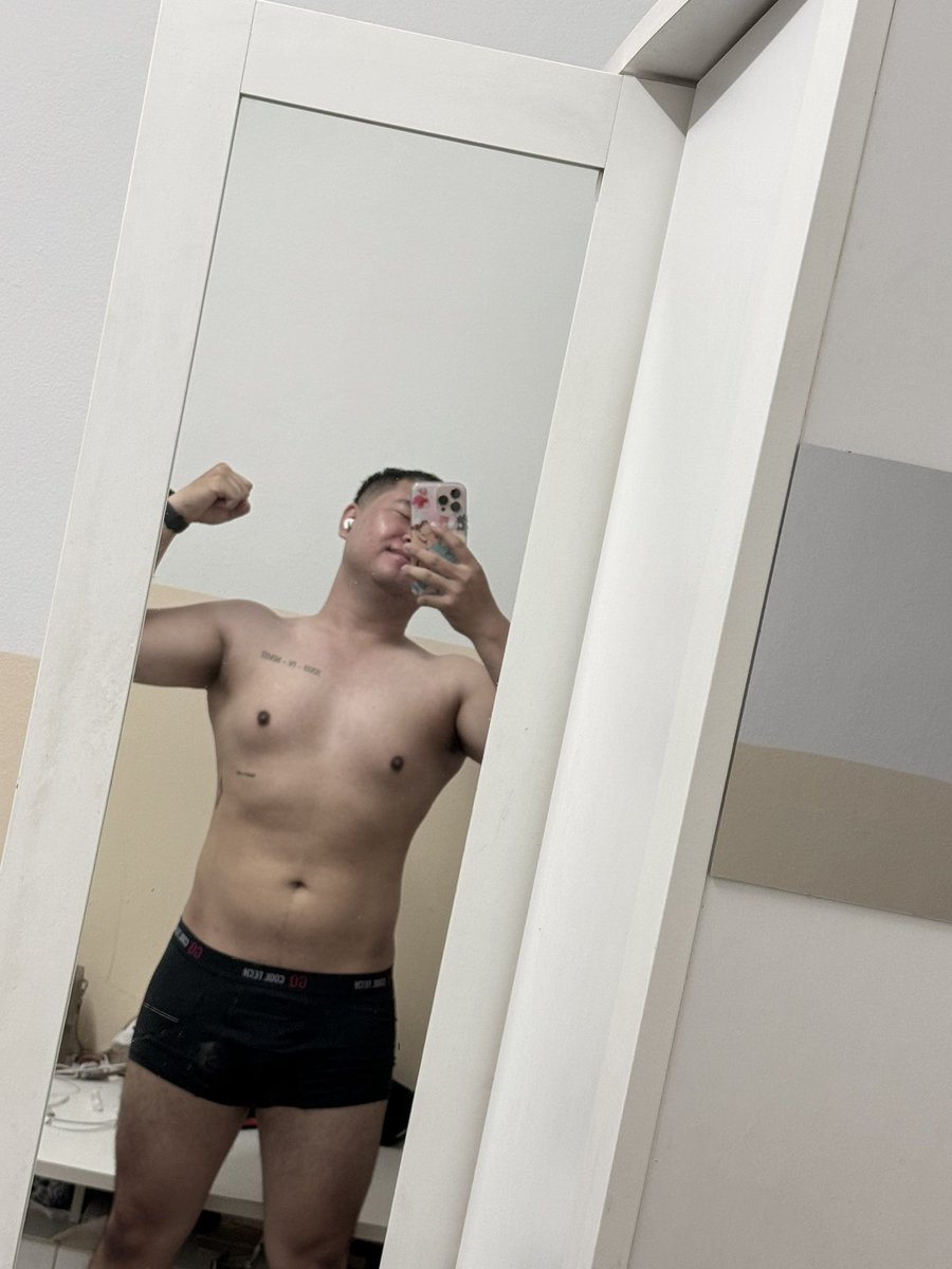 PhongsathonKQ's tweet photo. เล่นเสร็จแล้วดูฟิต 💪🏻
ไปหาไรกินต่อ 5555 https://t.co/9ohnYCaO4G