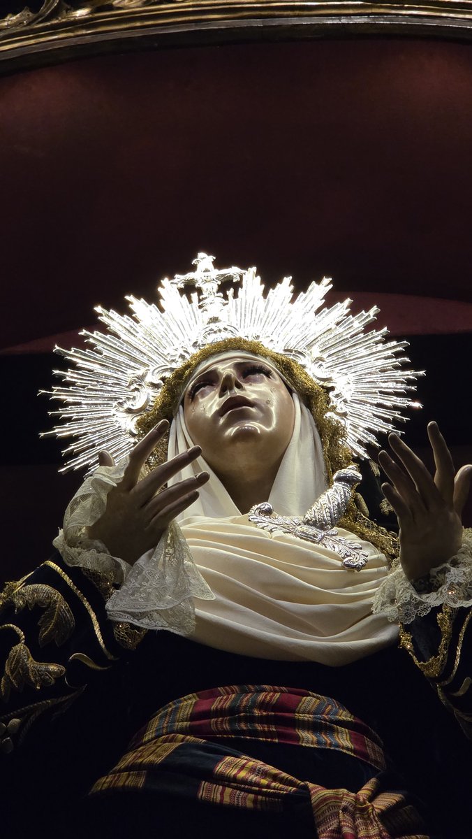 Jaume_Salv's tweet photo. Qué suerte acompañarla cada Viernes Santo. Un regalo cada año.

@BMjulianCerdan @HdadCarreteria https://t.co/6C7FK8AAmT