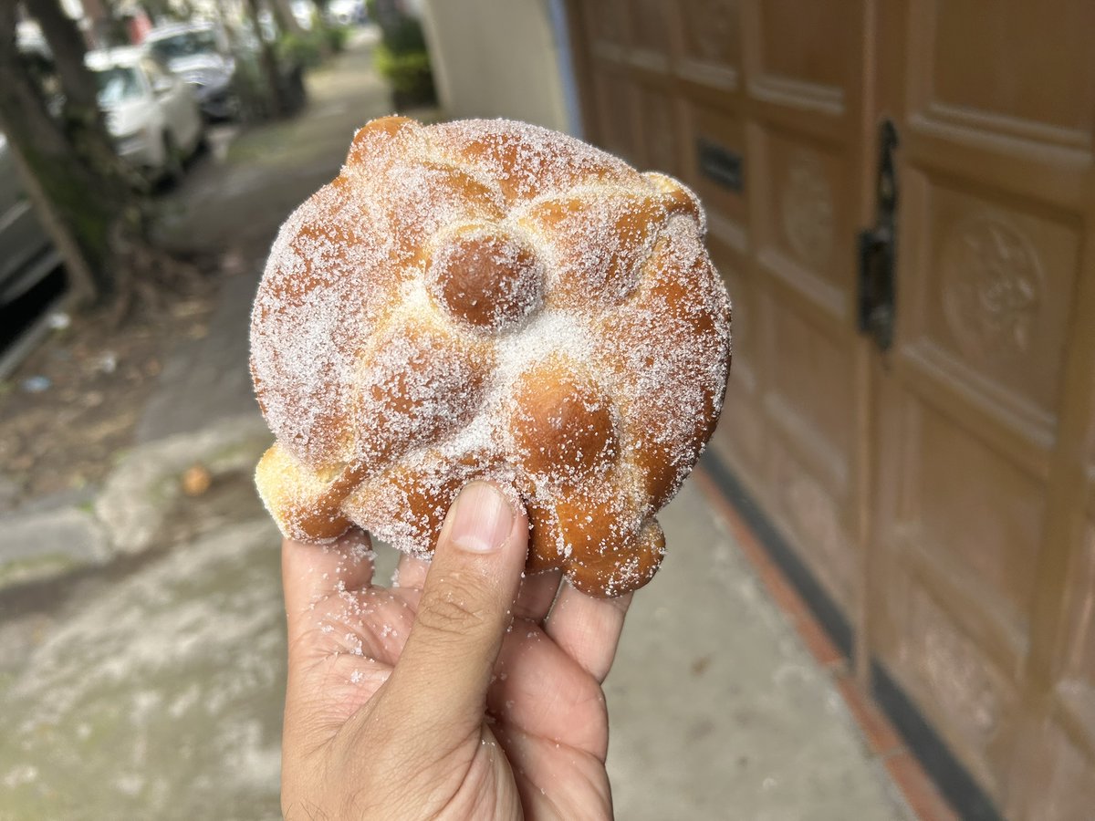 RodrigoDelgado's tweet photo. Este año no he andado con los mejores ánimos y, para acabarla, @MercadoPagoMex no se subió al #PanDeMuertoChallenge. 🥲 Así que todavía no sé si me animaré a hacerlo…

Pero si este tuit llega a 1,500 likes, me aviento. 👀💀🍞 https://t.co/VhT3YuN1xW