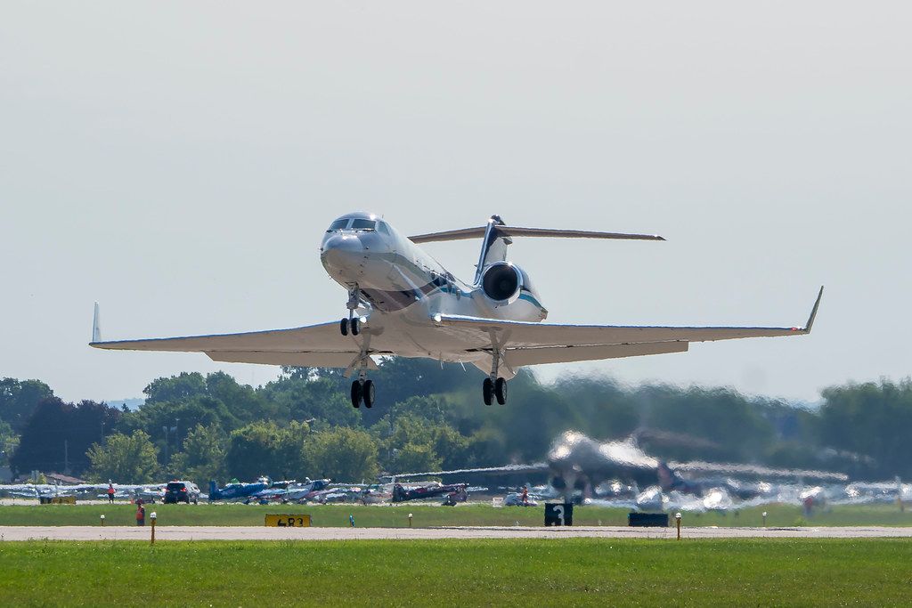 stowaway_live's tweet photo. NOAA's hurricane-hunting jet 'Gonzo' is airborne. NOAA49 is a specialized Gulfstream G-IV that deploys sensors around storms to map atmospheric steering currents. Grab a window seat on this flight. 

https://t.co/2uqNUyVJbw https://t.co/440pb3z0HS