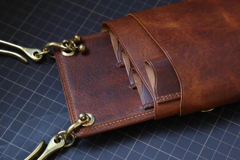 migo_k's tweet photo. Just upcycled old denim jeans into a cute mini tote bag in 15 mins! No sewing machine needed, only scissors u0026 thread  #DIYCrafts #Upcycle https://t.co/twRgeilkEs