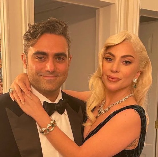 bchartsnet's tweet photo. 👩🏼‍🍼 TMZ revela que bebê de Lady Gaga é uma menina e se chama Rose. https://t.co/zzmGkiWxYH