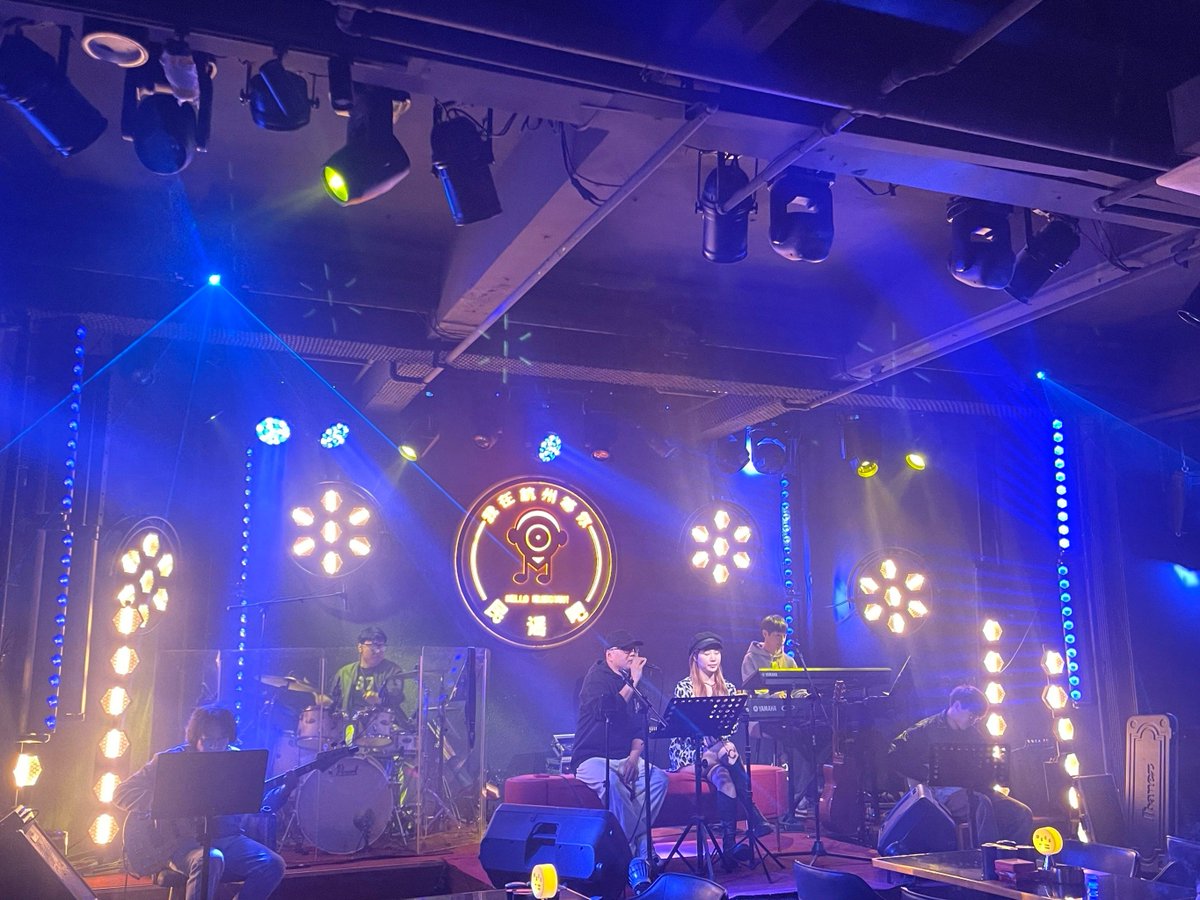 youne765294's tweet photo. Just left the indie rock show of the year at downtown’s small venue—raw vocals, tight guitar riffs, and the whole crowd singing along till 1am. Pure magic! https://t.co/jMltsdBmKr