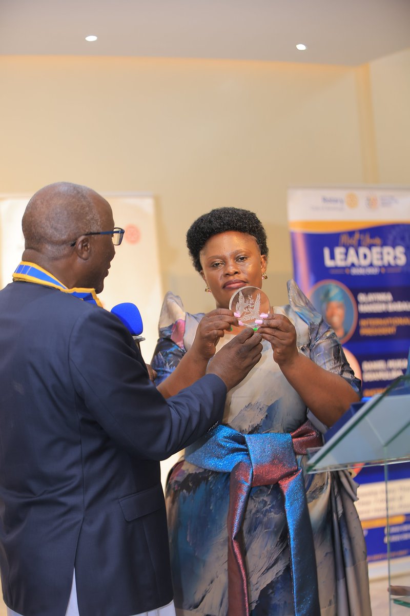 RcBwebajja's tweet photo. 🌟 Major Donor Recognition

Congratulations to Miriam Kyeyune, the newest Major Donor in Rotary District 9214, as she is recognized and pinned by the District Governor.

👏 Thank you for your generous contribution of more than USD 10,000 to The Rotary Foundation. Your generosity is making a lasting impact through Rotary’s service to communities around the world.

#Rotary #District9214 #MajorDonor #RotaryFoundation #ServiceAboveSelf