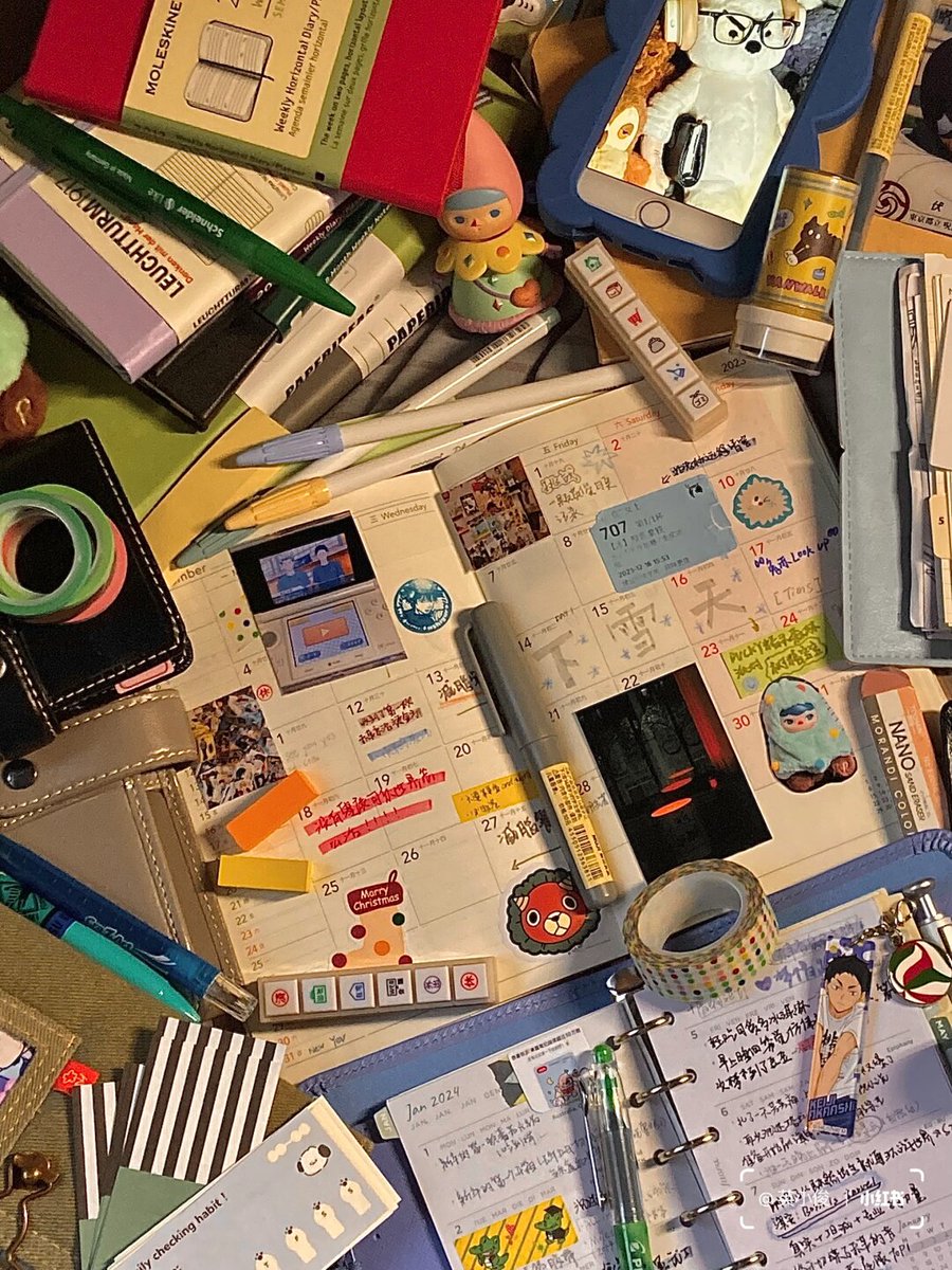 cloup948623's tweet photo. Pick up a tiny new hobby today! 10 mins of doodling, leaf pressing, or even arranging stationery—small steps build big joy for a calm, colorful you. https://t.co/lzS7dJyPTV