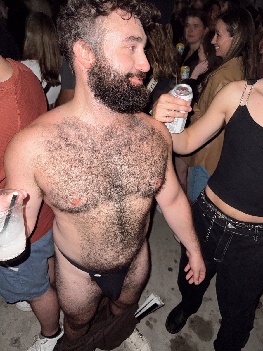 Tan_Tan06's tweet photo. drunk n horny https://t.co/GvYg9fGRAa
