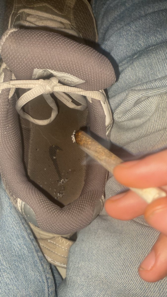 fckjustice699's tweet photo. Raque et nettoie le cleb’s. 🐶💸👑💪🏼
#Findom #Moneyslave #Cho7 #soumis #soumise #Master #CashMaster https://t.co/k6oO0CA3OG