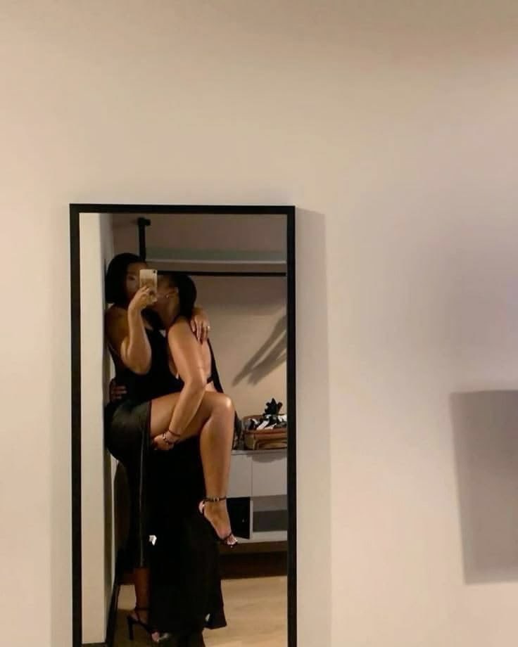 offdutyfiles's tweet photo. A man that can grab you like this and make love like the universe belongs to him 😩💦💦
#needthat https://t.co/PQMCUkAvus