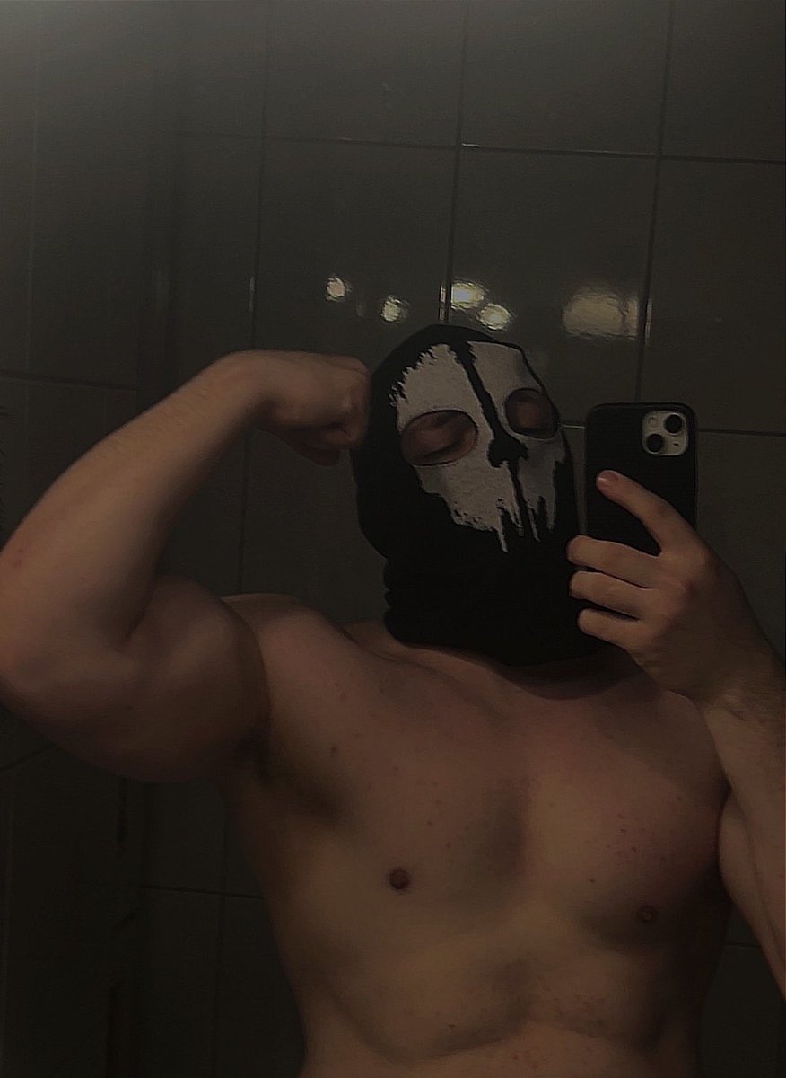 brightthelad's tweet photo. Who’s a good boy? 😈🔥 
#gay #mlm #mask #nsfw https://t.co/Nob59cfoMj