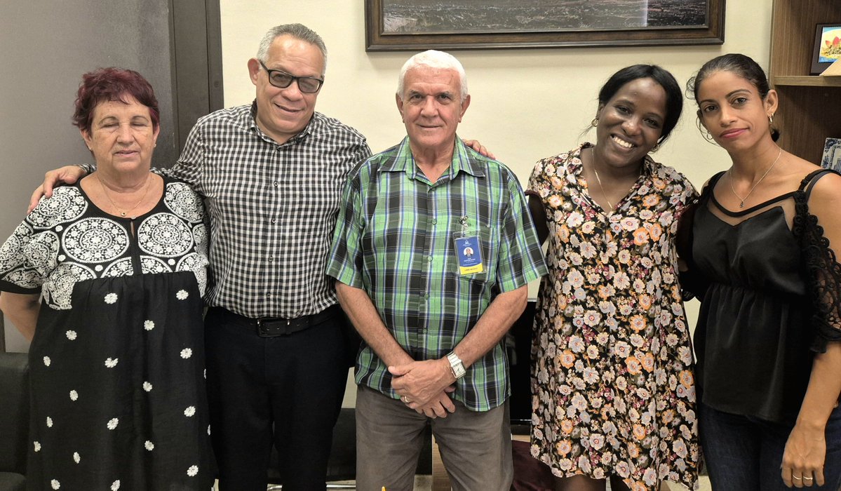 AsambleaCuba's tweet photo. Provechoso intercambio de Dirección de Comunicación de @AsambleaCuba🇨🇺, @FelixmSuarez, ministro @JesusOtamendiz, y miembros de Consejo de Dirección del @MTSS_CUBA 

✅️Aprobado Plan de Comunicación para la #RendiciónDeCuentaMTSS ante la Asamblea Nacional del #PoderPopular https://t.co/CfHYviTHAA