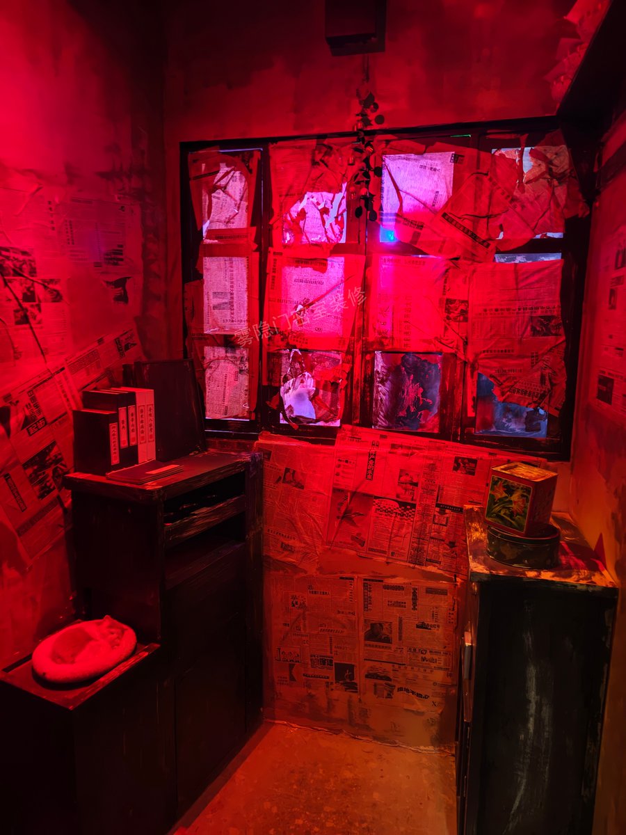 toffb275899's tweet photo. Just nailed the 60-minute "Pharaoh's Tomb" escape room! Solving hieroglyph puzzles felt like being a real archaeo-hacker—my team’s high-five post-escape is totally worth the chaos. https://t.co/QMLCzzNRbf