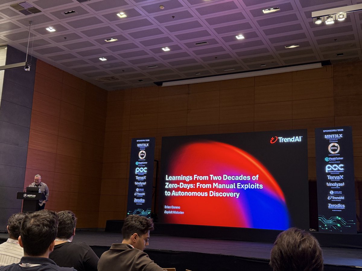 0xbadb33f's tweet photo. It was a great event and I had an opportunity to meet a lot of fellow researchers. @NOPcon https://t.co/3JplF6Ew0M