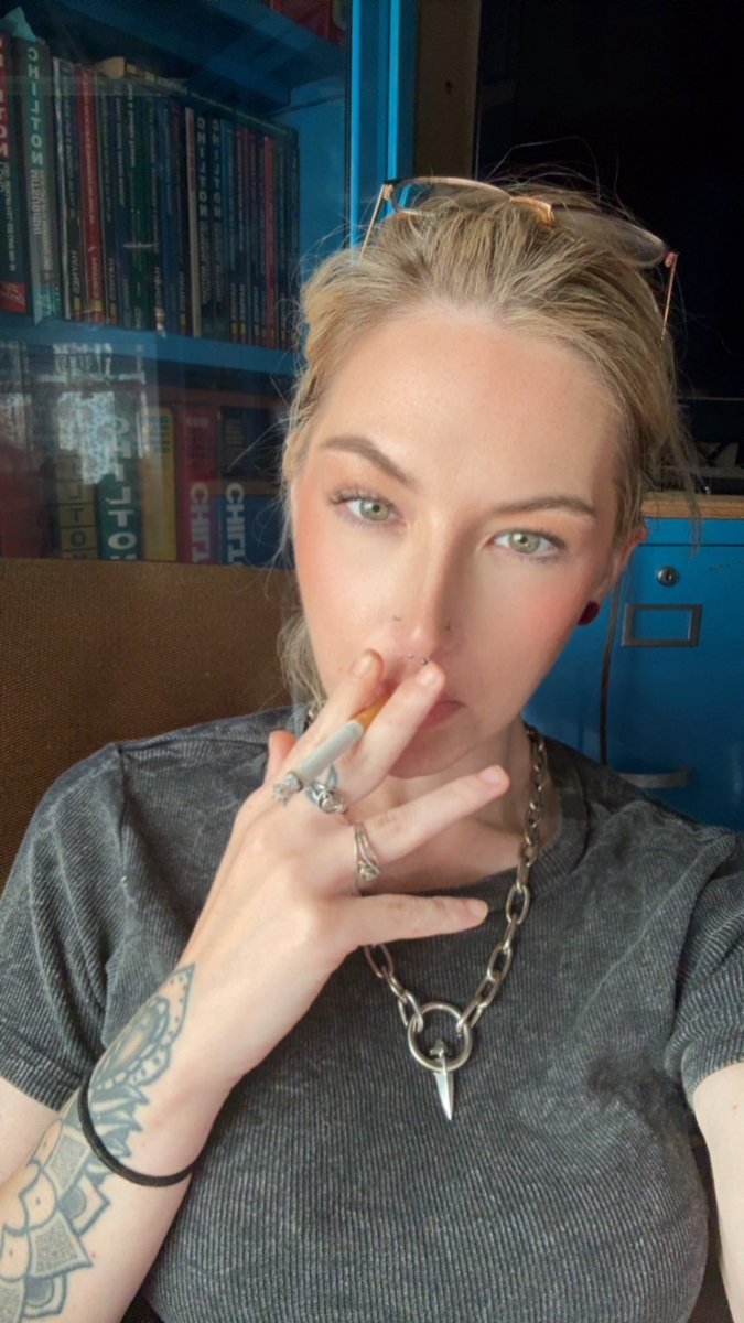 goddessgingerx_'s tweet photo. Feeling more masc today and I love it. 🥰 it’s so fun being able to express yourself how you want with clothing and it’s such a fun difference from my hyper-femme looks I usually opt for. https://t.co/IcWSAmKEdZ