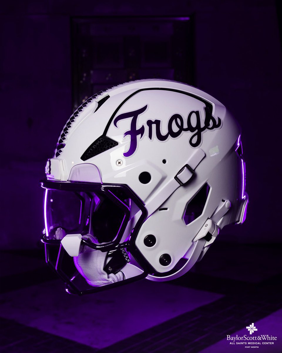 fashion_nfl's tweet photo. Come for script Frogs.  Stay for the fantastic helmet stripe and bumper. https://t.co/zRzAKwF4IS