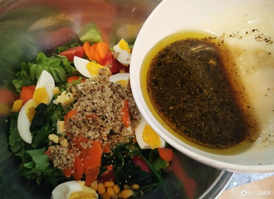trufc954948's tweet photo. Quick, tasty fat loss meal: grilled chicken breast + mixed greens + quinoa + cherry tomatoes! 10-min prep, high protein, low cal https://t.co/gJw6JrcHgZ