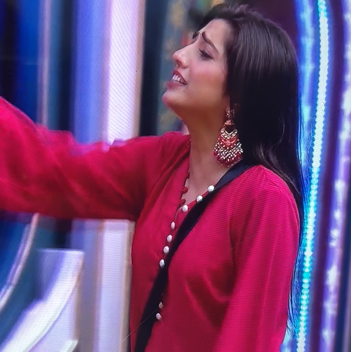 unseenwind2003's tweet photo. Nimrit kaur se bhi jada irritating hai ye to. I won't watch this show now. Its disturbing my mental pace actually. These few people are so disgusting. Good by BiggBoss20 🙏 https://t.co/1ykbPRcYqj